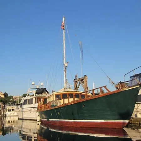 Wharfside Bed & Breakfast-2